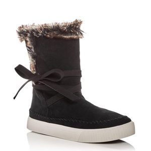 Toms Black Faux fur Boots NWT